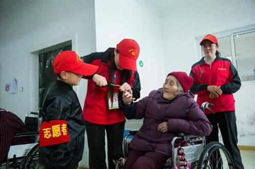 夸孝顺的句子