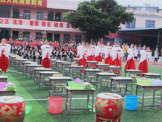 幼儿园毕业班孩子感恩父母的句子 幼儿园毕业班孩子感恩父母的句子