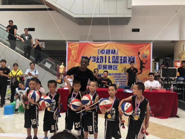 幼儿园毕业班孩子感恩父母的句子 幼儿园毕业班孩子感恩父母的句子