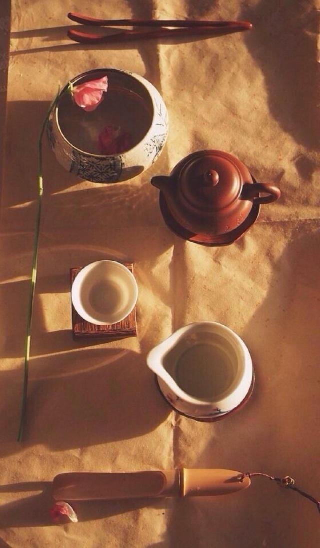 一人喝茶的幽默句子 一人喝茶的幽默句子