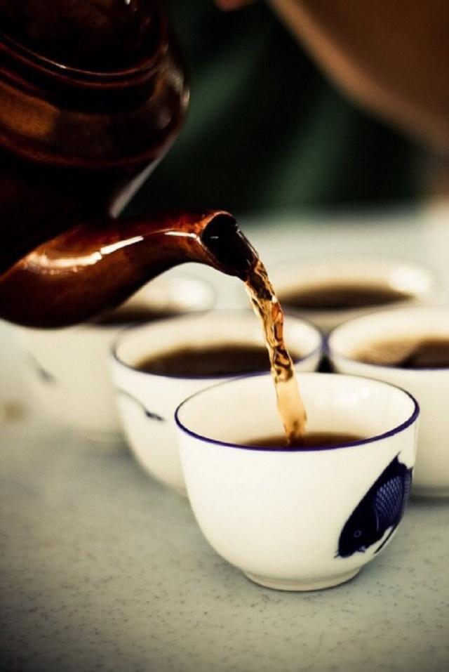 一人喝茶的幽默句子 一人喝茶的幽默句子
