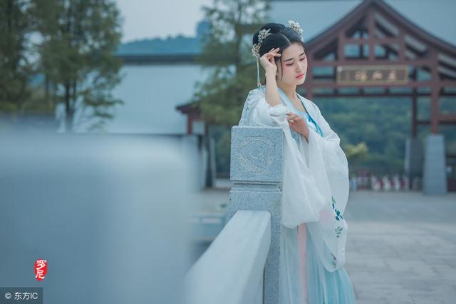表达情侣间爱意的成语 表达情侣间爱意的成语