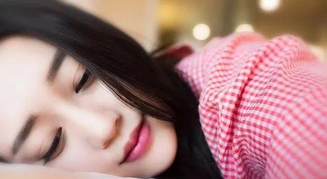 给女生表白说什么让女生感动