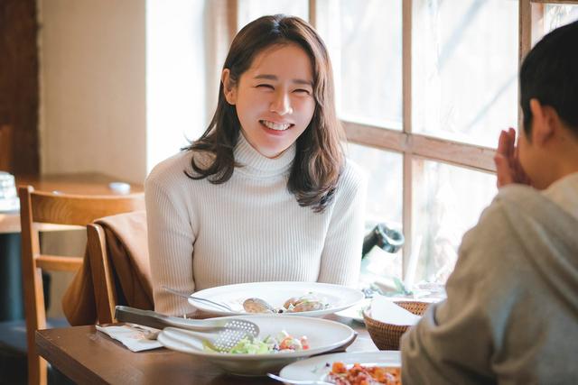 抓住女人心的最好办法(追已婚女人最快的方法)