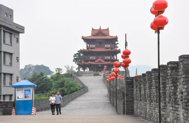 城墙沧桑的唯美句子(老人岁月沧桑的句子)