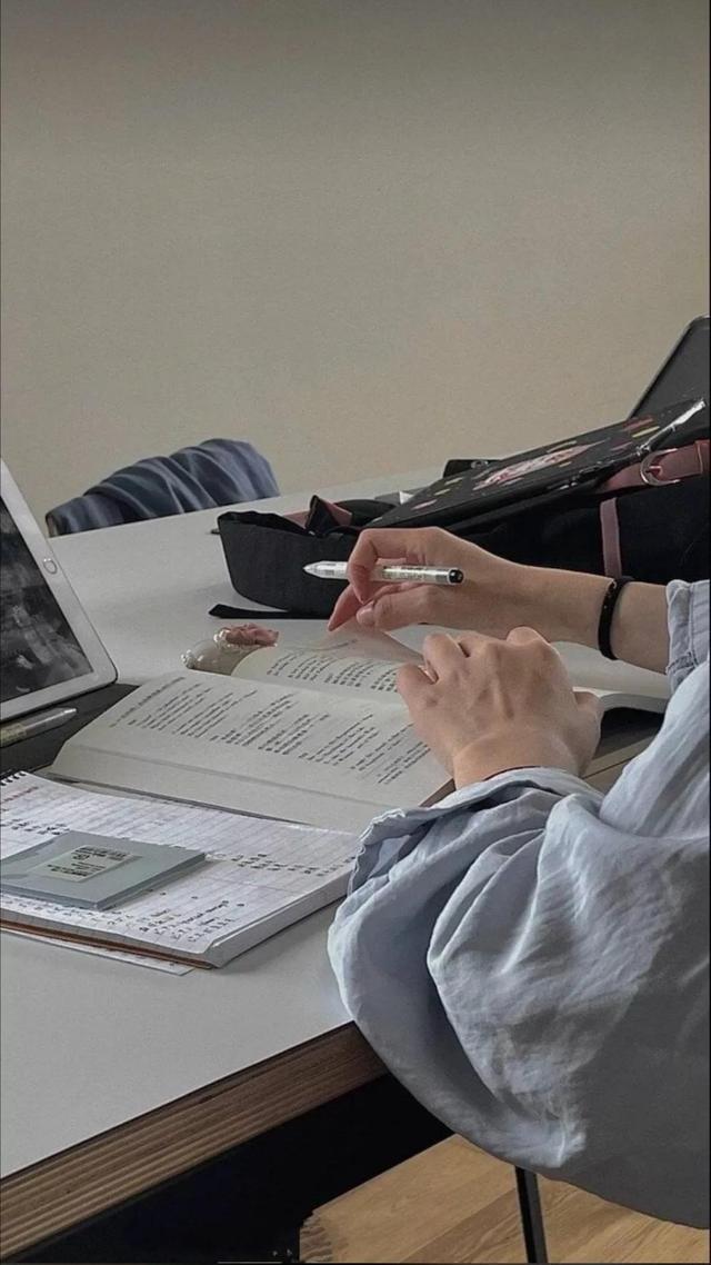 好看的壁纸ins风