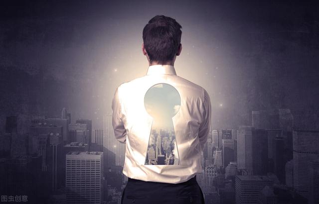 只有对自己狠一点的名言