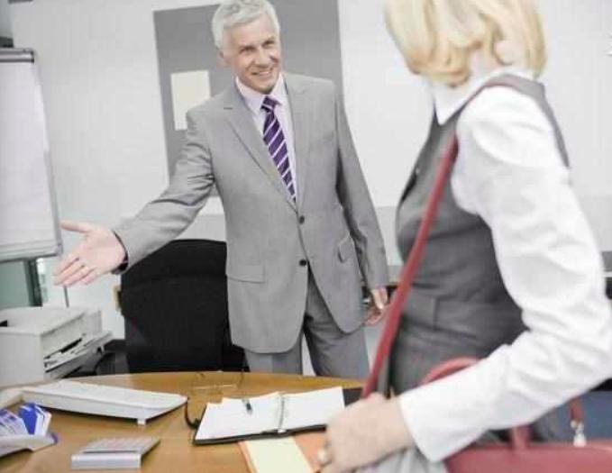 电话销售激励的小故事_(销售励志简短小故事)